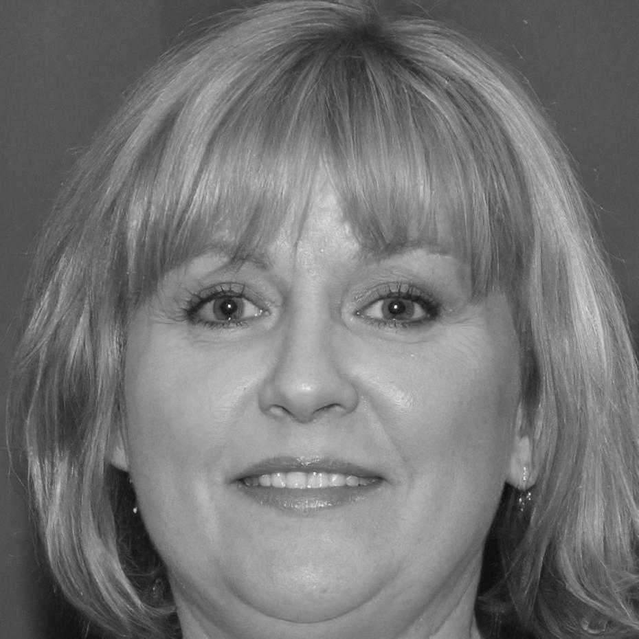 Zelda Reinhardt, Senior Financial Educator